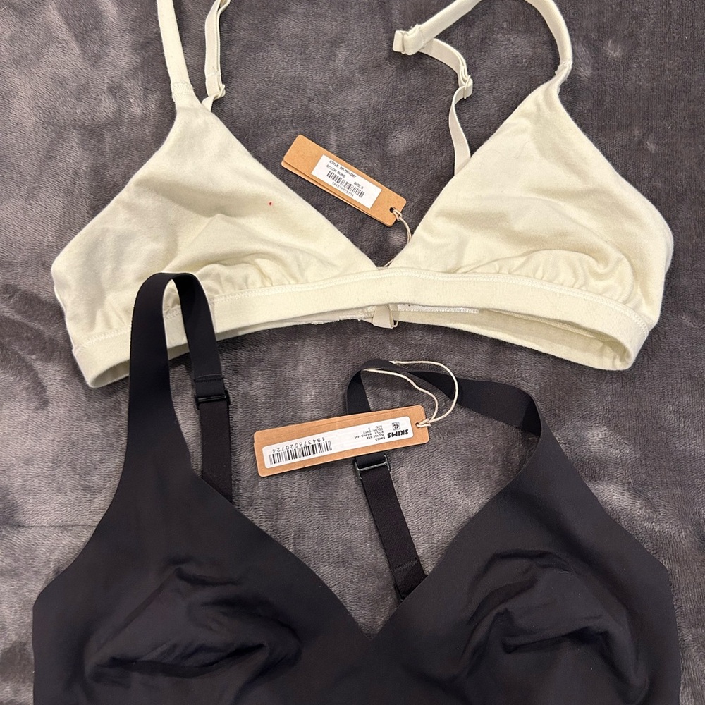 2 SKIMS ONYX and BONE Bralette Set